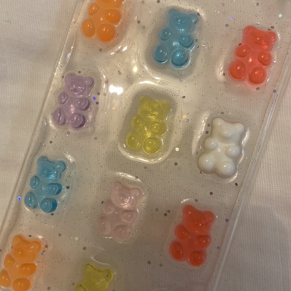 iPhone 11 phone case with gummy bears - Picture 3 of 3